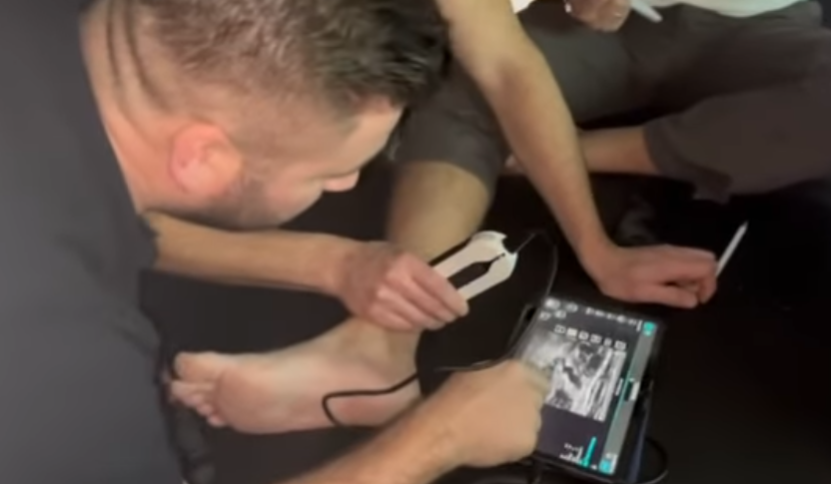  Another advantage of portable ultrasound machines is their versatility. They can be used on various parts of the body, including the back, neck, shoulders, hips, and knees.